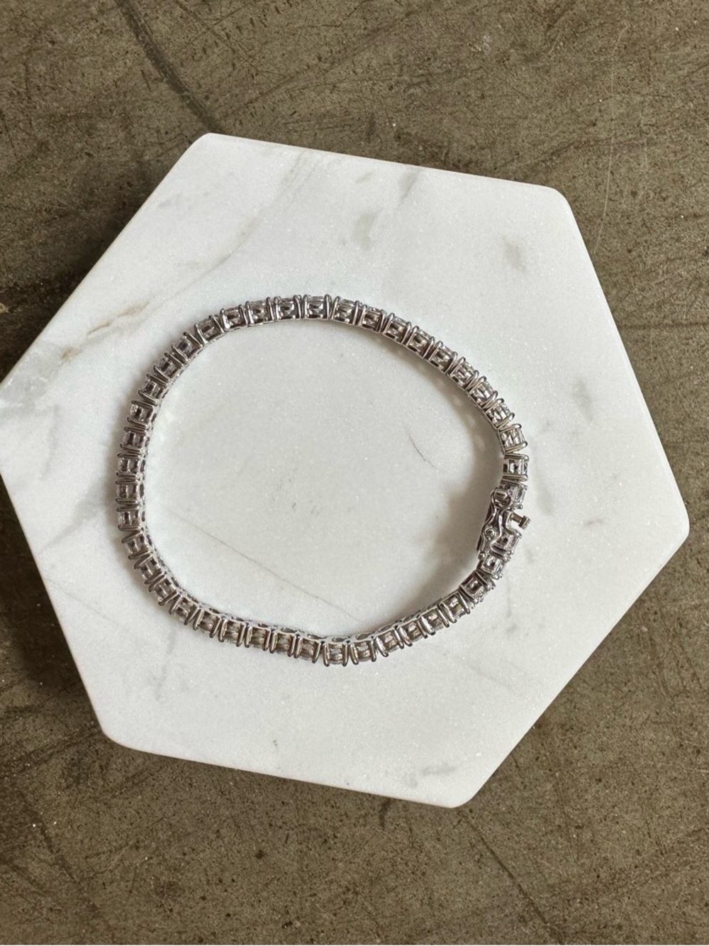 CZ BY KENNETH JAY LANE 10cttw Round Cz Prong Classic Tennis Bracelet